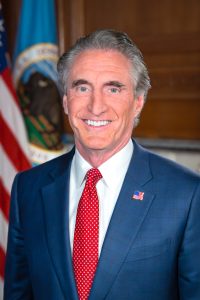 Doug_Burgum_2025_DOI_portrait