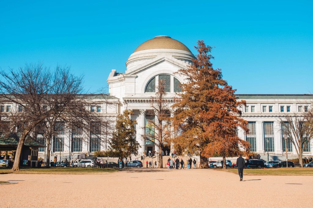 Trump Escalates Smithsonian Attack With Order for Signs Outside History Museum