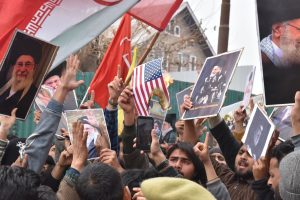 Trump Holds Off on Major War Escalation Against Iran as Advisers Raise Concerns